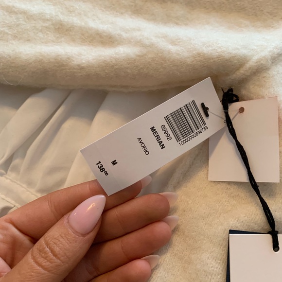 Aritzia Merian Sweater - Picture 5 of 8